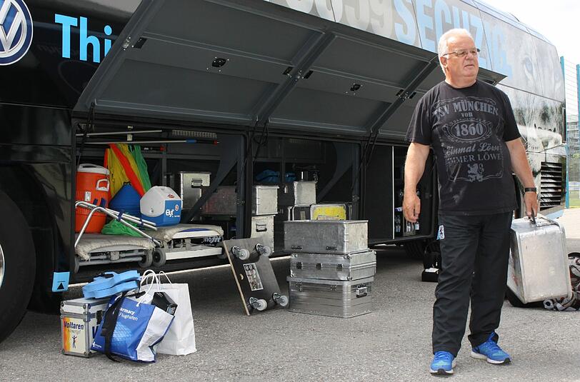 Die Mannschaft des TSV 1860 brach am Sonntagmittag zum Kurz-Trip nach Bad Häring auf.