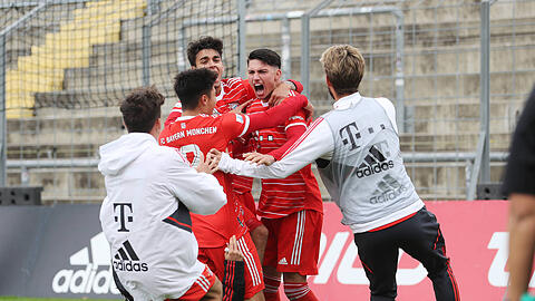 Bayern-Jubel nach dem späten Treffer von Yusuf Kabadayi.