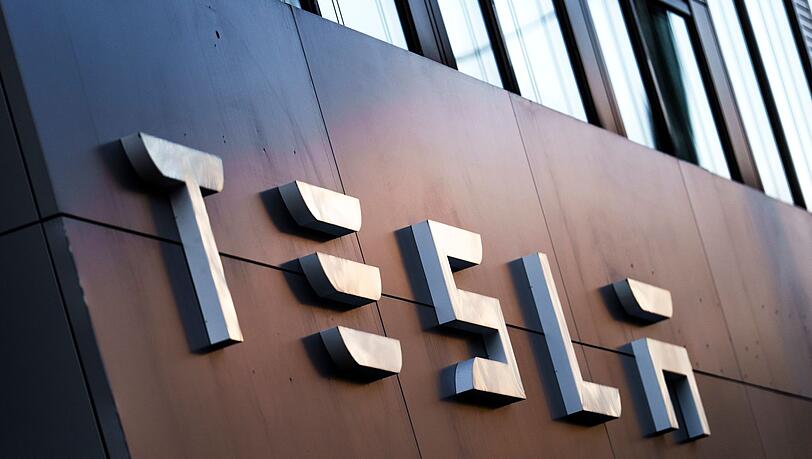 Tesla startet seinen lange angekündigten Robotaxi-Dienst.