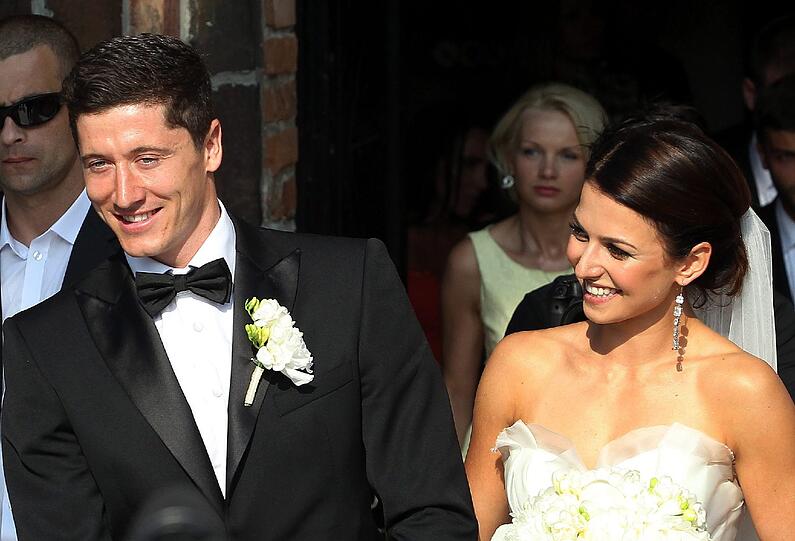 Ein strahlender Robert Lewandowski gibt seiner Anna am Samstag das Jawort - die Bilder der Hochzeit in Polen