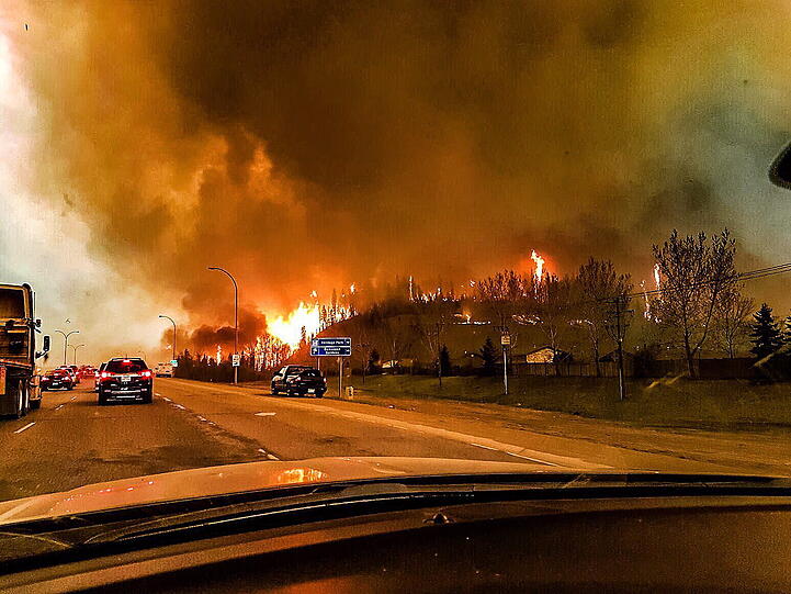 Wegen schwerer Waldbrände haben Behörden im kanadischen Fort McMurray den Notstand ausgerufen.