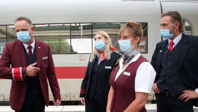 Die Gewerkschaft Deutscher Lokführer verlangt mehr Kompetenzen für die Zugbegleiter, damit die Maskenpflicht in Zügen besser durchgesetzt werden kann. Die Gewerkschaft Deutscher Lokführer verlangt mehr Kompetenzen für die Zugbegleiter, damit die Maskenpflicht in Zügen besser durchgesetzt werden kann.