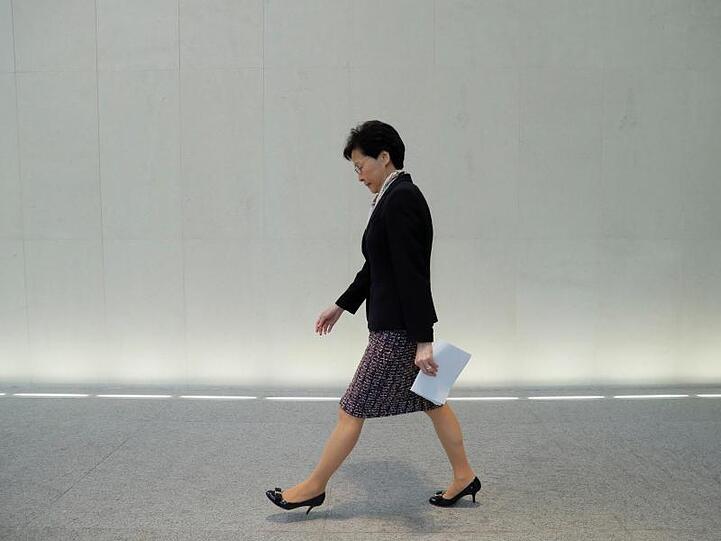 Carrie Lam, Regierungschefin von Hongkong verurteilt die anhaltende Gewalt bei den Demonstrationen in der Stadt.