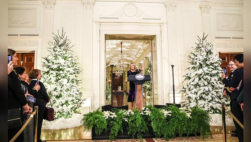 Jill Biden präsentiert ihre Weihnachtsdeko im Weißen Haus.
