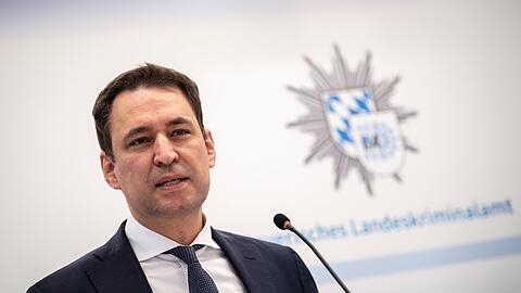 Georg Eisenreich.