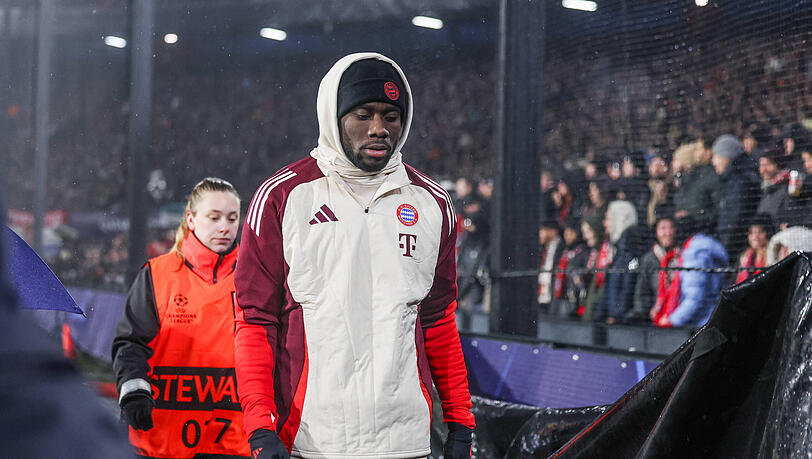 Der Schock sitzt beim FC Bayern tief! Die Münchner müssen in den nächsten Wochen auf Alphonso Davies verzichten.