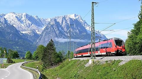 Die Bahn belohnt auch dieses Jahr Einsersch&uuml;ler mit einer Freifahrt. (Symbolbild)