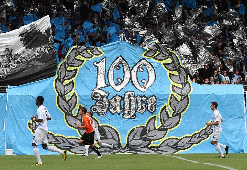 Zum Geburtstag des Löwen-Stadions durfte gefeiert werden.