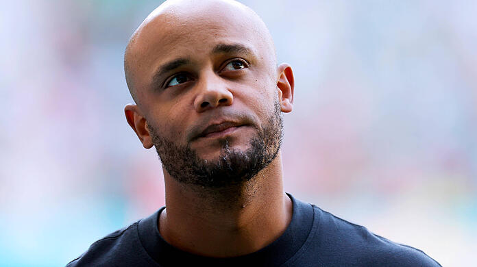 Kann gegen Leverkusen nahezu auf seinen ganzen Kader zurückgreifen: Coach Vincent Kompany.