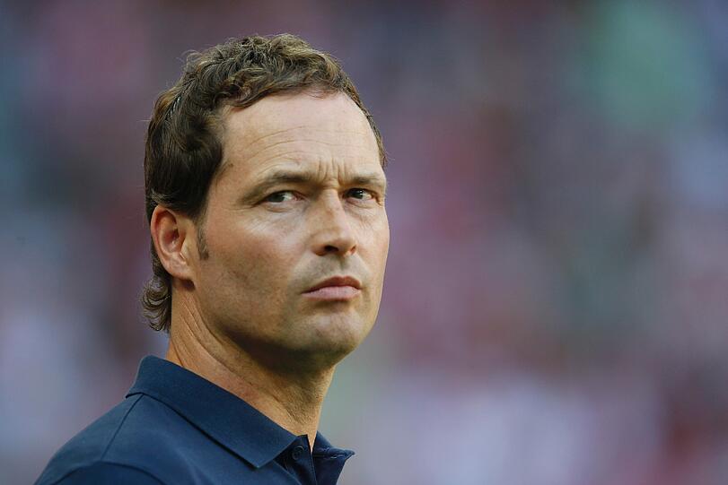 Fußball-Bundesligist SC Freiburg soll nach Informationen von bild.de seinen Trainer Marcus Sorg entlassen haben. Als Nachfolger des 46-Jährigen übernimmt demnach beim Tabellenschlusslicht interimsweise der bisherige Assistenzcoach Christian Streich das Training.