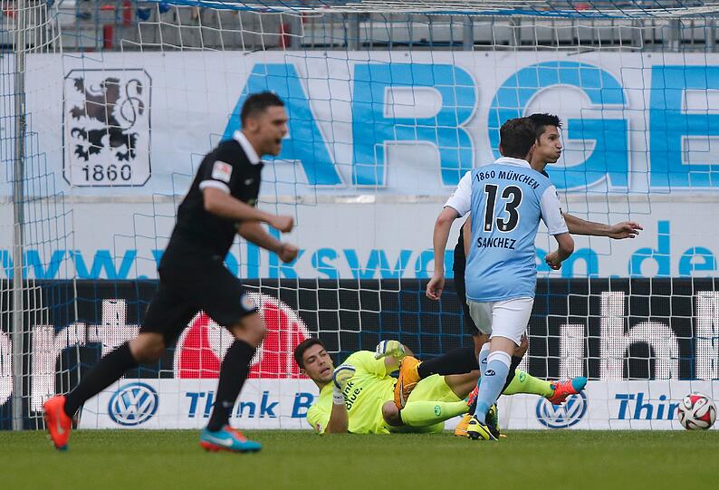 Überlistet: Stefan Ortega nach dem 1:2 gegen Eintracht Braunschweig durch Raffael Korte.