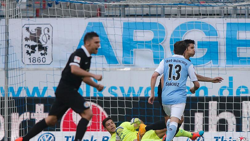 Überlistet: Stefan Ortega nach dem 1:2 gegen Eintracht Braunschweig durch Raffael Korte. Überlistet: Stefan Ortega nach dem 1:2 gegen Eintracht Braunschweig durch Raffael Korte.