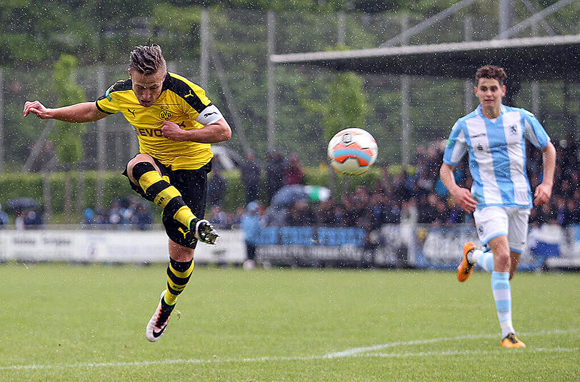Enttäuschung pur: Borussia Dortmund beendete die Titelträume der U19-Löwen in letzter Minute. Die Bilder vom Spiel.