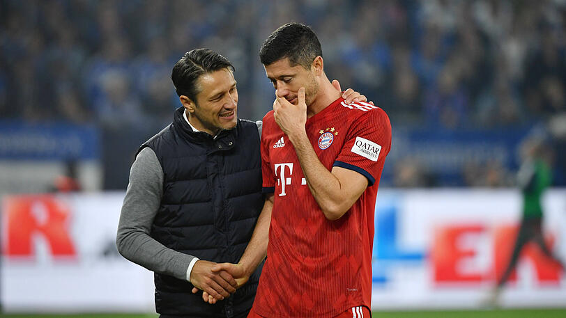 Niko Kovac (l.) hat mit Robert Lewandowski nur noch einen etatmäßigen Stürmer im Kader.