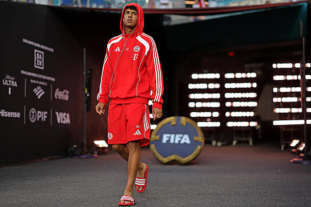 Wird den FC Bayern in Richtung Everton verlassen: Adam Aznou. Wird den FC Bayern in Richtung Everton verlassen: Adam Aznou.