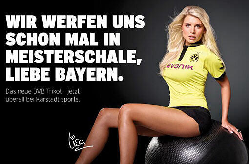 "Wir werfen uns schon mal in Meisterschale, liebe Bayern", Sexy Lisa, die Freundin von BVB-Keeper Weidenfeller stichelt gegen den FC Bayern.