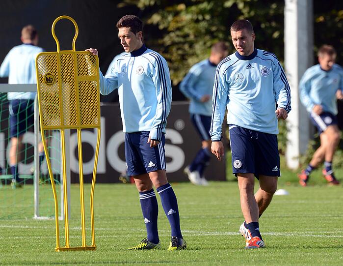 Am Freitag warten Giovanni Trappatoni und seine Iren auf die DFB-Kicker. Sehen Sie hier die aktuellen Bilder vom Training der Nationalelf.