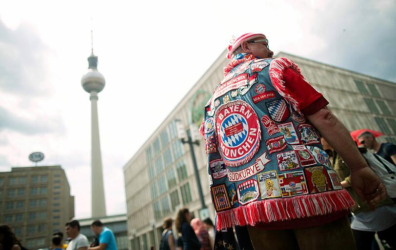 Vor dem DFB-Pokalfinale ist die Berliner Innenstadt von Dortmund und Bayern-Fans belagert. Die Bilder!