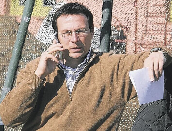 Thema Timo Rost: Cottbus-Boss Ulrich Lepsch will dem Ex-Cluberer &bdquo;keine Steine in den Weg legen&ldquo;, jetzt ist FCN-Manager Martin Bader am Zug.