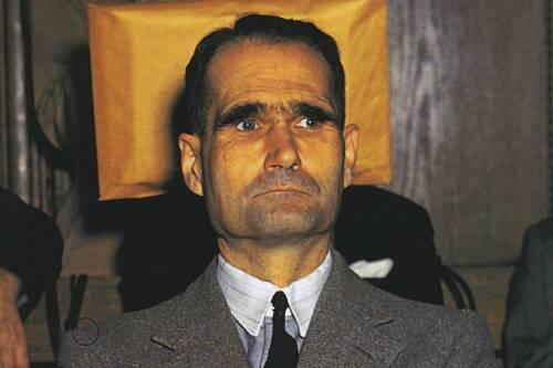 Hittlerstellvertreter Rudolf Heß vor dem Nürnberger Tribunal.