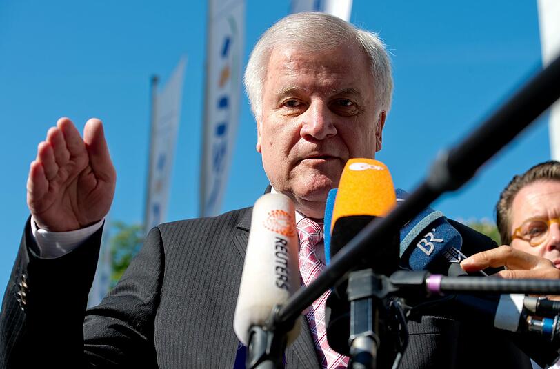 Neue Forderungen der CSU in der Flüchtlingspolitik. Diesmal keine Kritik an Angela Merkel.