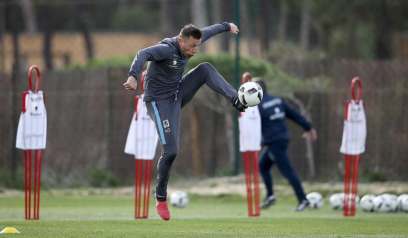 Schuften, stemmen, springen bis zu Erschöpfung. Die schweißtreibenden Trainingsbilder vom Dienstag zum Durchklicken.