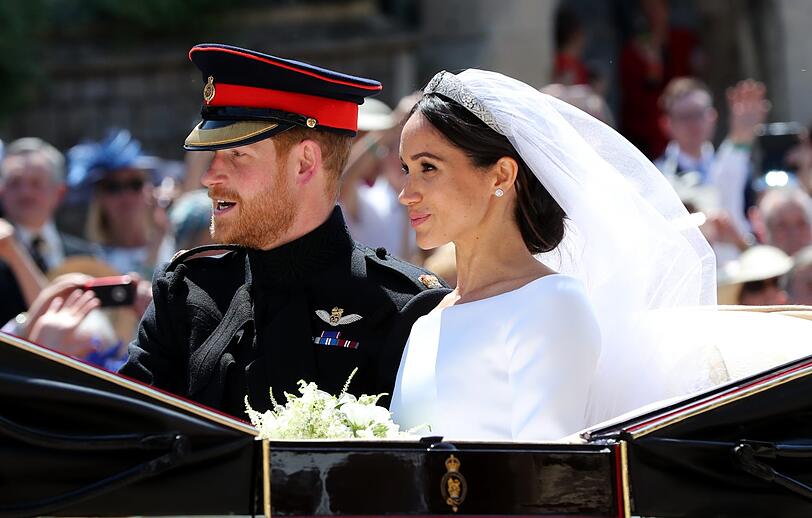 Meghan Markle und Prinz Harry fahren mit der Kutsche durch Windsor