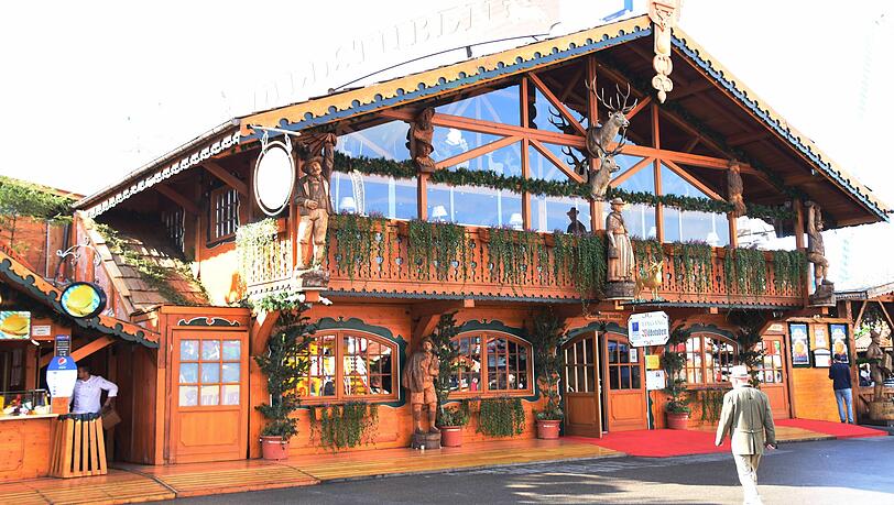Schon am ersten Wiesn-Tag bei Promis beliebt: Die Wildstuben von Wiesn-Wirt Klaus Renoldi.