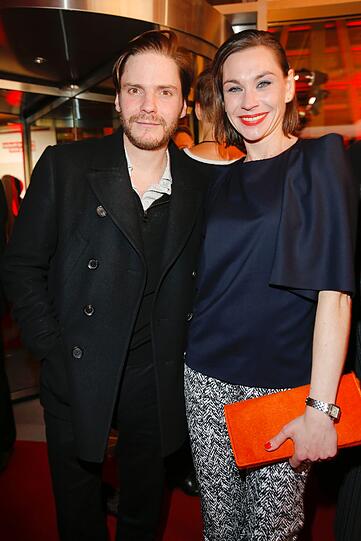 Daniel Brühl und Christiane Paul beim Empfang der Filmstiftung NRW im Rahmen der 64. Berlinale.