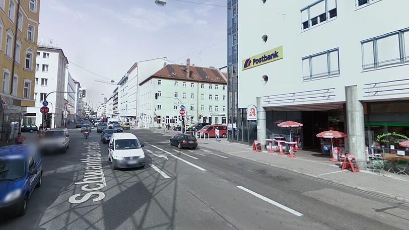 Kurz vor der Kreuzung Schwanthalerstraße/Paul-Heyse-Straße kam es am Samstagabend zu einem schweren Verkehrsunfall.