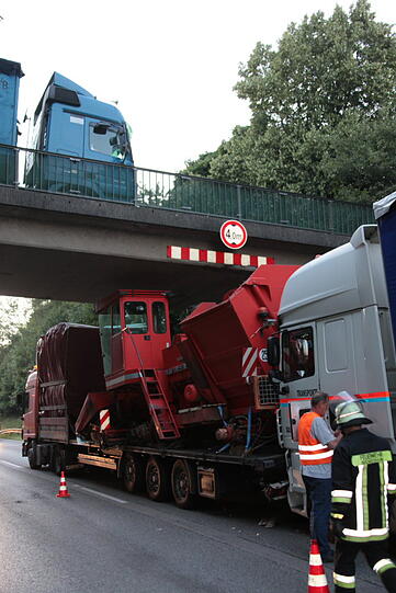 Reichertsheim: Massen-Crash: Hier krachen drei LKW ineinander - Bayern - Abendzeitung München
