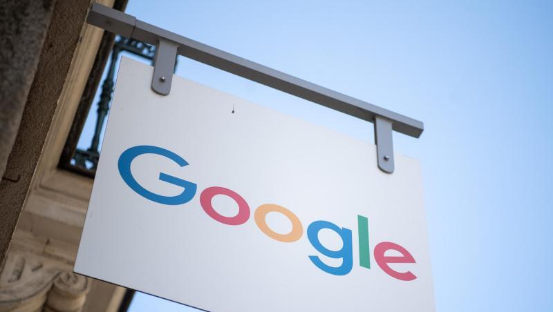 Wegen Ansteckungsgefahr empfiehlt Google auch seinen Mitarbeitern in Deutschland, lieber von zu Hause aus zu arbeiten. Wegen Ansteckungsgefahr empfiehlt Google auch seinen Mitarbeitern in Deutschland, lieber von zu Hause aus zu arbeiten.