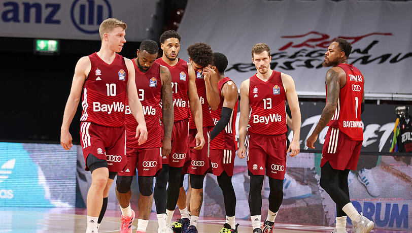 Enttäuscht nach den Heimniederlagen gegen Chemnitz: Bayerns Basketballer.