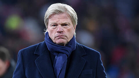 Bayern-Boss Oliver Kahn soll sich vor Ort in Paris nach der aktuellen Flug-Lage erkundigt haben.
