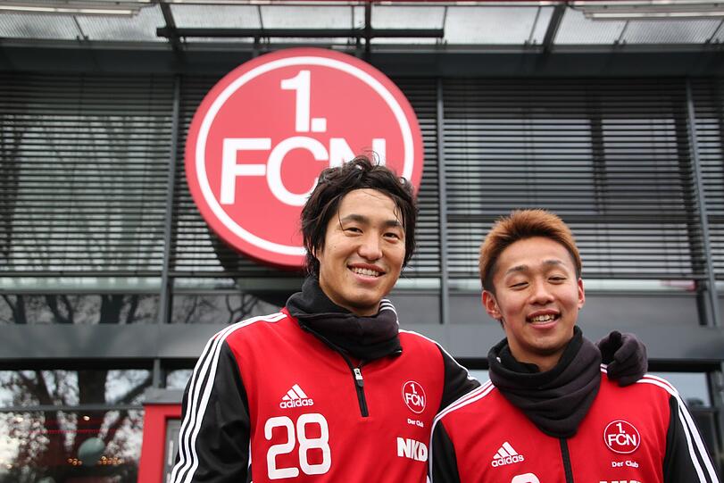 Mit der Verpflichtung von Mu Kanazaki (links) wurde das Heimweh von Hiroshi Kiyotake etwas gemildert, gibt er zu.