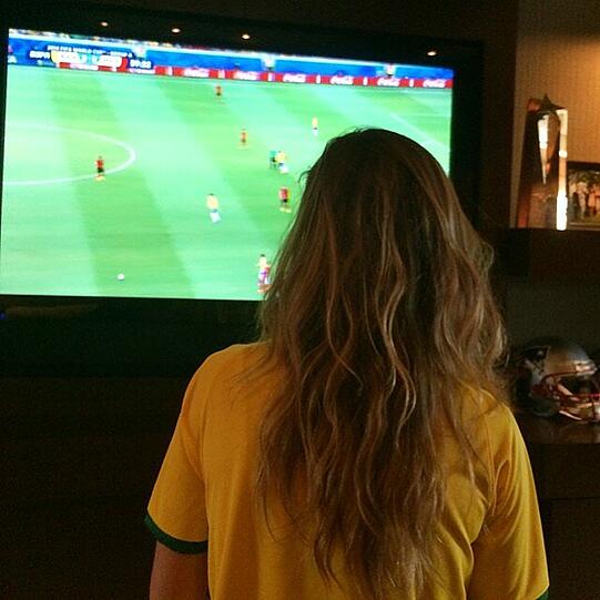 Auch die brasilianische Laufsteg-Schönheit Alessandra Ambsosio postete Bilder, die dem Team sicher Beine machen.