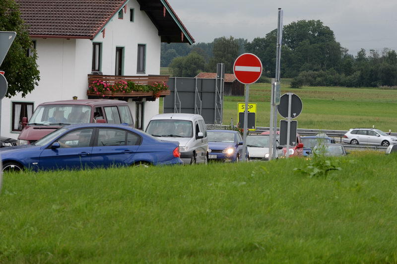 Stau rund um den Chiemsee wegen Chiemsee Reggae Summer. Die Bilder.
