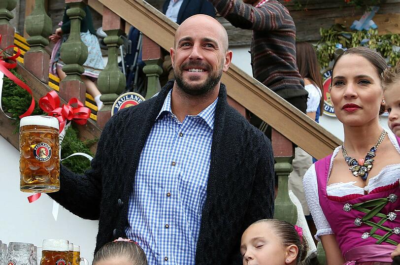 Pepe Reina mit Ehefrau Yolanda