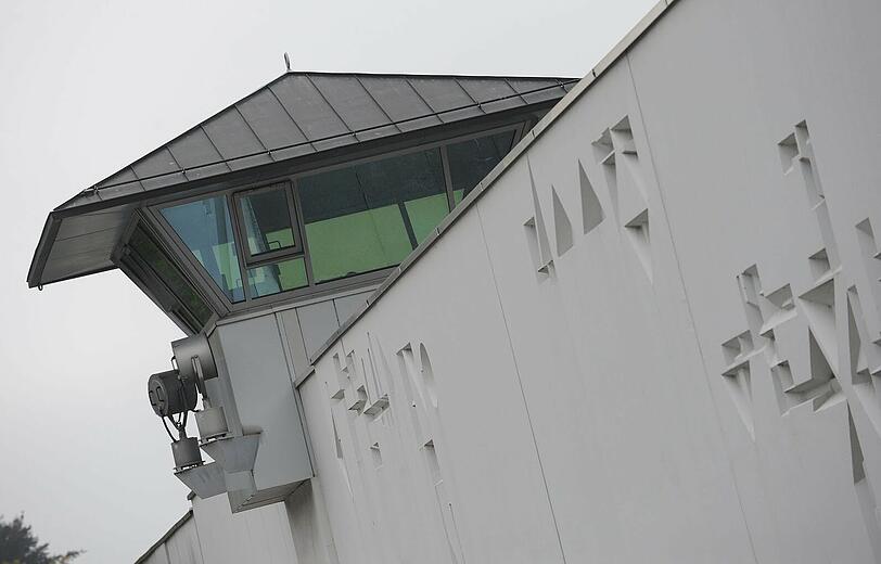 Die Bayern waren zum Freundschaftskick in der JVA Stadelheim