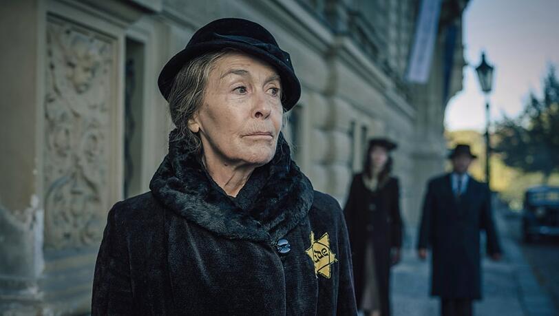 "Martha Liebermann - Ein gestohlenes Leben": Martha (Thekla Carola Wied) hätte sich niemals vorstellen können, ihre Heimat im Alter von 85 Jahren verlassen zu müssen.