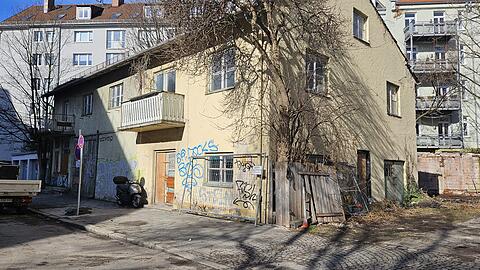 So sieht das alte H&auml;usl in der Gallmayerstra&szlig;e mittlerweile aus, bald wird es wohl abgerissen werden.