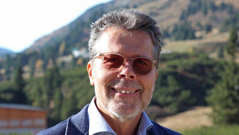 Hotelier Walter Veit hat sein Team für den Winter bereits zusammen - sollte niemand mehr kurzfristig abspringen. Hotelier Walter Veit hat sein Team für den Winter bereits zusammen - sollte niemand mehr kurzfristig abspringen.