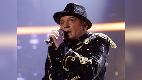 Menowin Fr&ouml;hlich im Jahr 2010 auf der "DSDS"-B&uuml;hne.