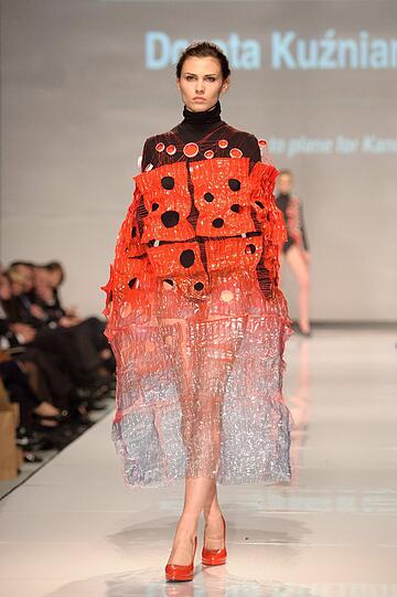 Das Modell "Marienkäfer" von Dorota Kuzniarska ist genau das richtige Outfit für ausgiebige Frühlingsspaziergänge.