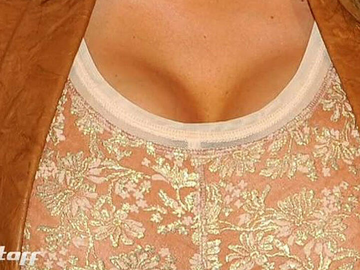 Jessica Simpsons Brüste sind nicht zu übersehen