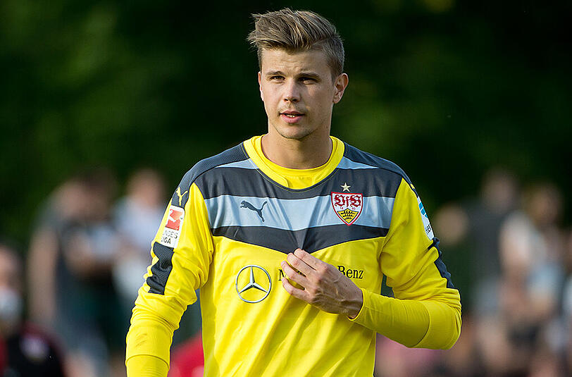 Für angeblich knapp drei Millionen Euro Ablöse ging Torwart Mitchell Langerak von Borussia Dortmund zum VfB Stuttgart, wo er sich Anfang Juli gleich einen Muskelbündelriss im linken Oberschenkel zuzog. Das bedeutet die Chance für ...