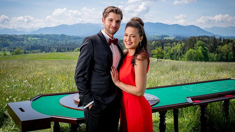 Maxi Neubach (Katharina Scheuba) und Henry Sydow (Elias Reichert) sind das neue Traumpaar in "Sturm der Liebe".