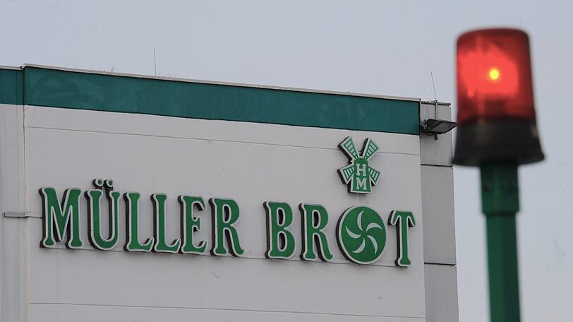 Hygiene-Mängel bei Müller Brot: Lebensmittel-Abfälle werden vernichtet, die Zentralbäckerei musste die Produktion vorerst einstellen.