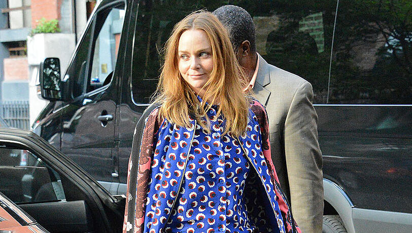 Stella McCartney verkauft demnächst einen BH für Frauen mit einer beidseitigen Mastektomie. Stella McCartney verkauft demnächst einen BH für Frauen mit einer beidseitigen Mastektomie.
