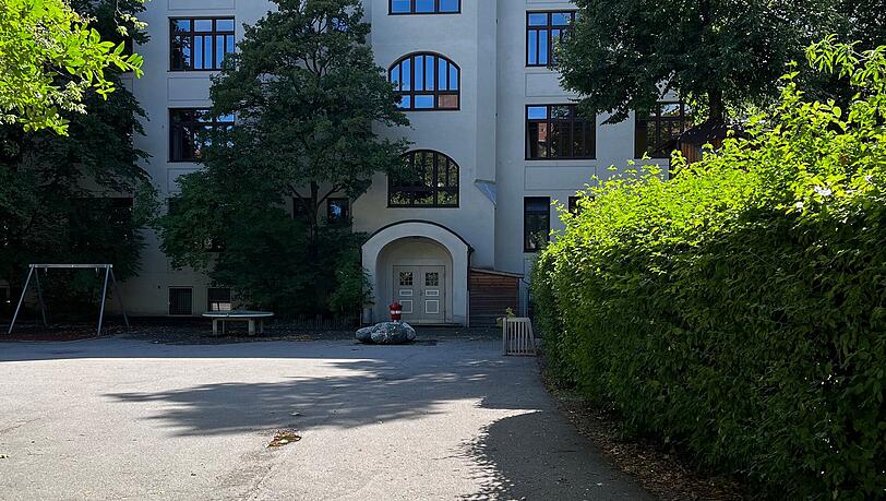 Ein weiterer Eingang der Realschule. Ein weiterer Eingang der Realschule.